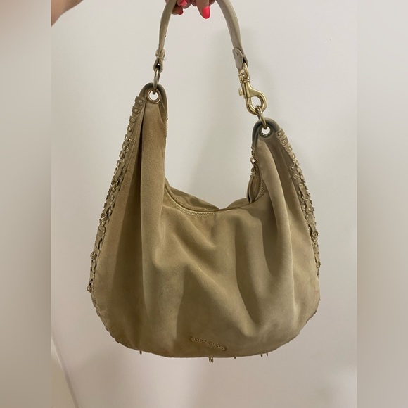 JIMMY CHOO large suede shoulder bag. Tan / beige colour, gold embellishments. - Picture 5 of 11